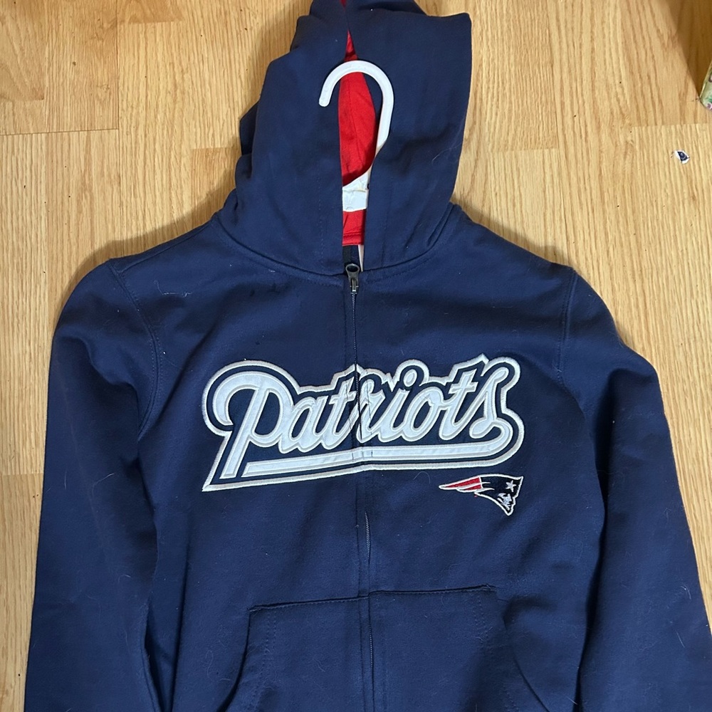 Brand New - Youth Patriots Sweatshirt!!!!!